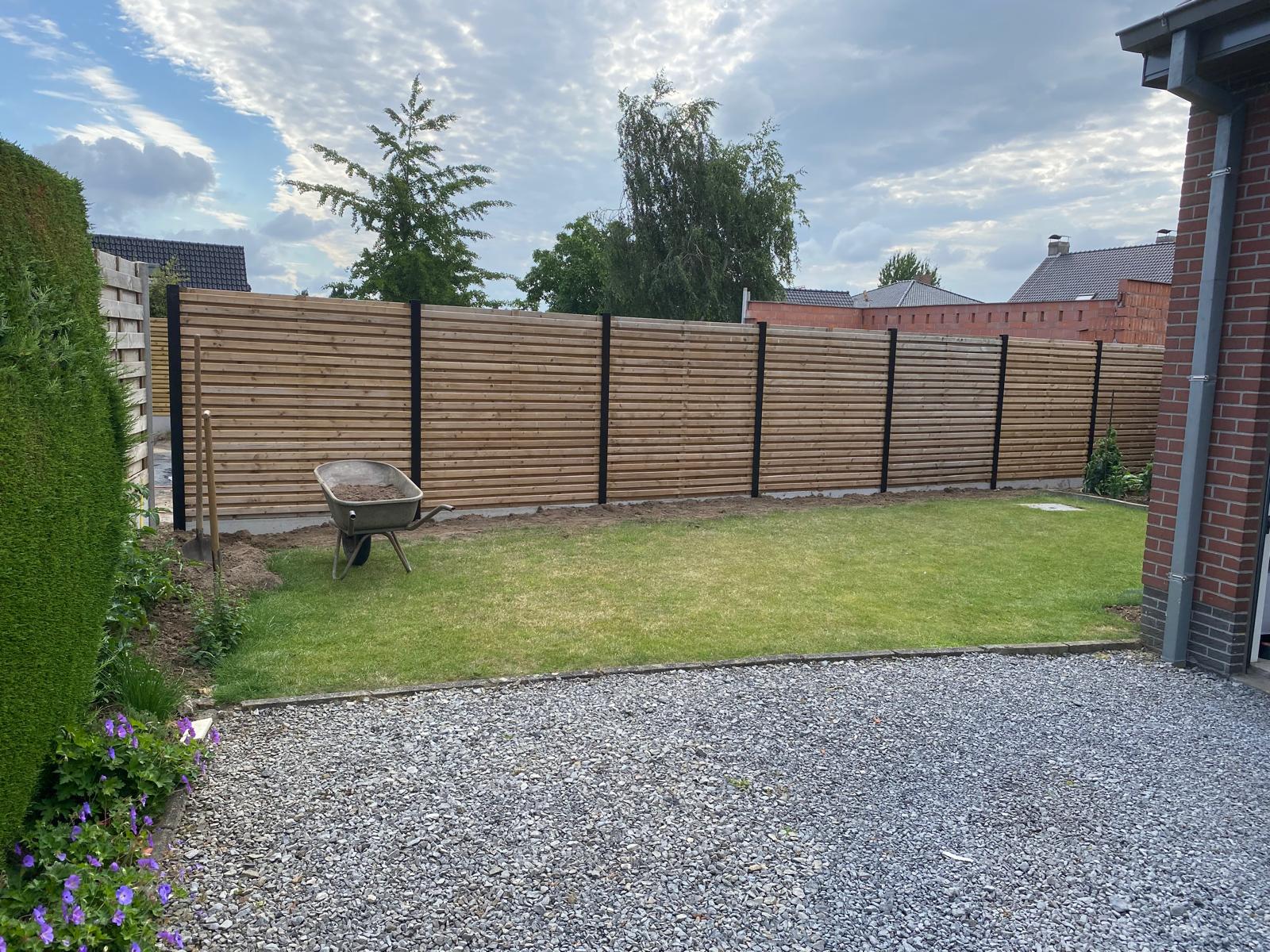 Poort en draadafsluiting